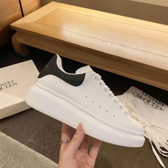 Women's Alexander McQueen shoes - Picture 2 of 7